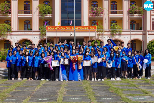 Nhiệt liệt chào mừng Đại hội Đoàn trường THPT Chuyên Nguyễn Trãi nhiệm kỳ 2022-2023